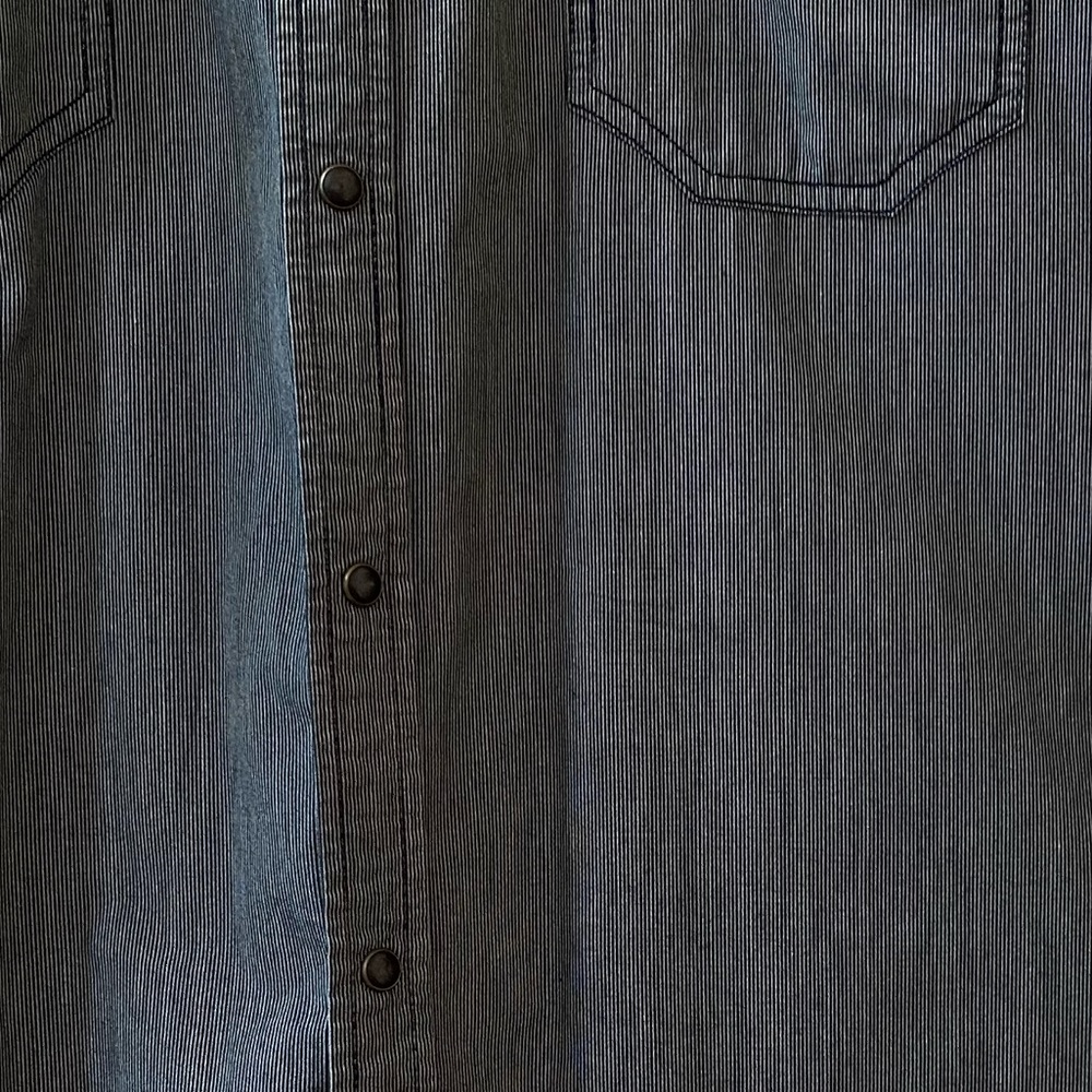 VINTAGE American Rag Small-Stripe Button-Up - Picture 2 of 4